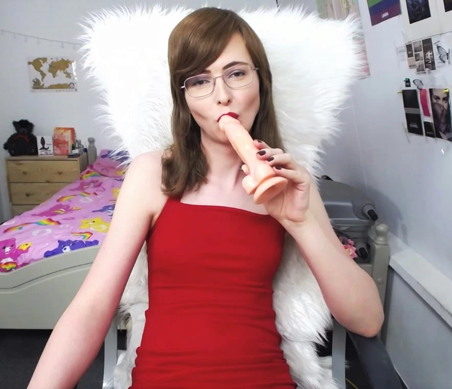 Lara Luv is a multi award nominated porn star, bdsm model and adult model